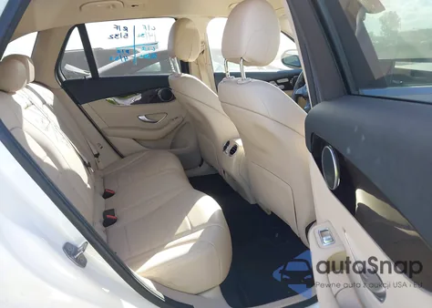 2017 Mercedes-Benz Glc 300 4Matic z USA, uszkodzony, nr VIN WDC0G4KB2HV012242